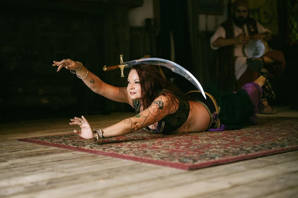 Woman - belly dance - shake